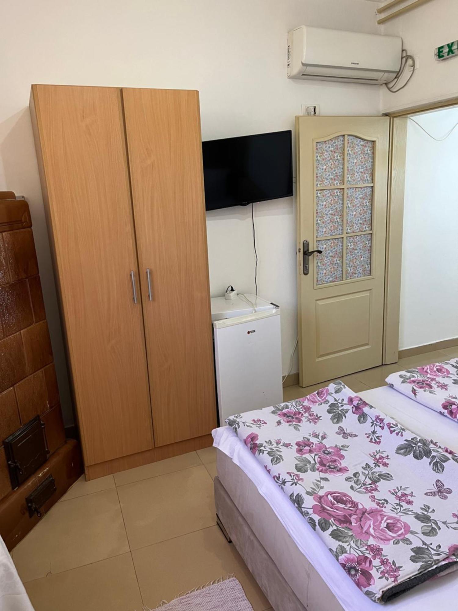 Sobe Sa Sopstvenim Kupatilom Private Rooms Bathroom In Center Novi Sad Luaran gambar